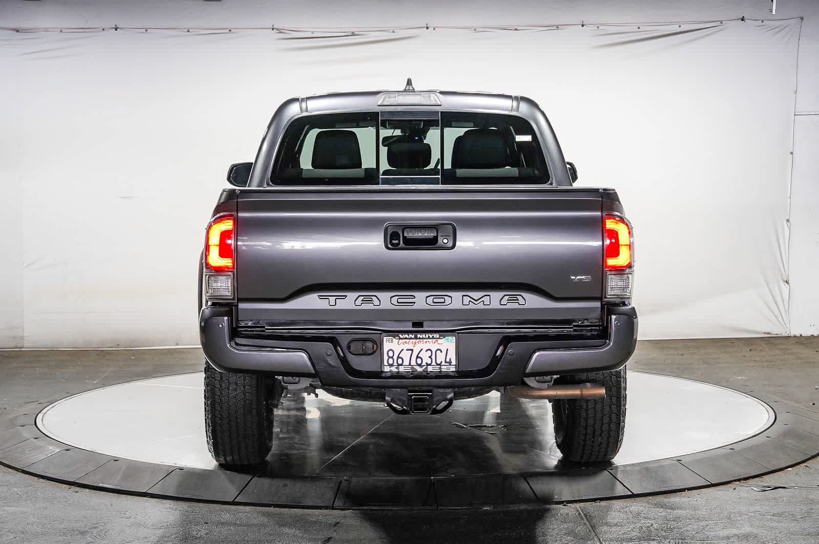 Certified 2020 Toyota Tacoma TRD Off-Road w/ Technology Package AWD/4WD image 4