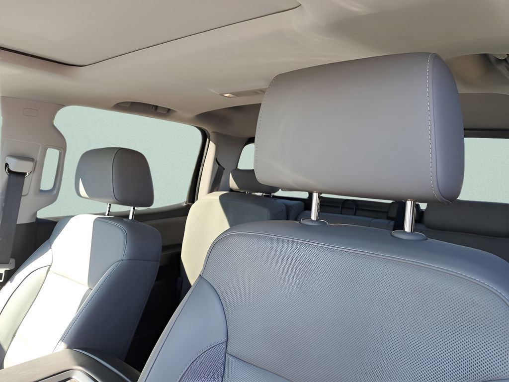 Used 2018 GMC Sierra 1500 SLT image 16