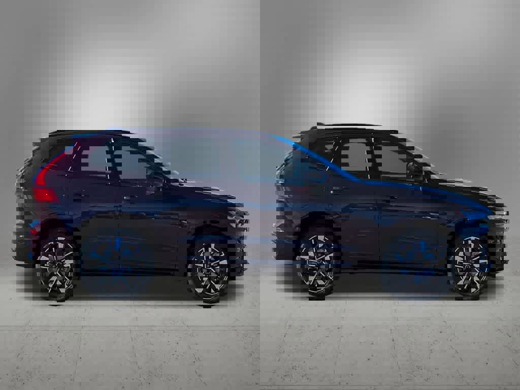 New 2026 Volvo XC60 B5 Plus w/ Protection Package Premier image 7