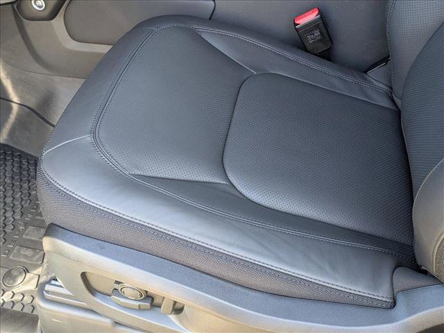 New 2026 Land Rover Defender 90 V8 image 4