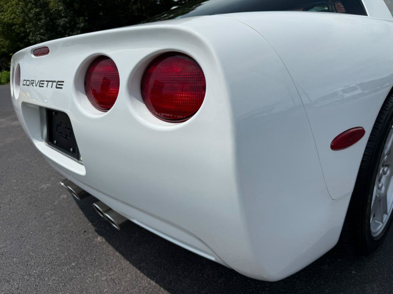 Used 1998 Chevrolet Corvette Coupe RWD image 23