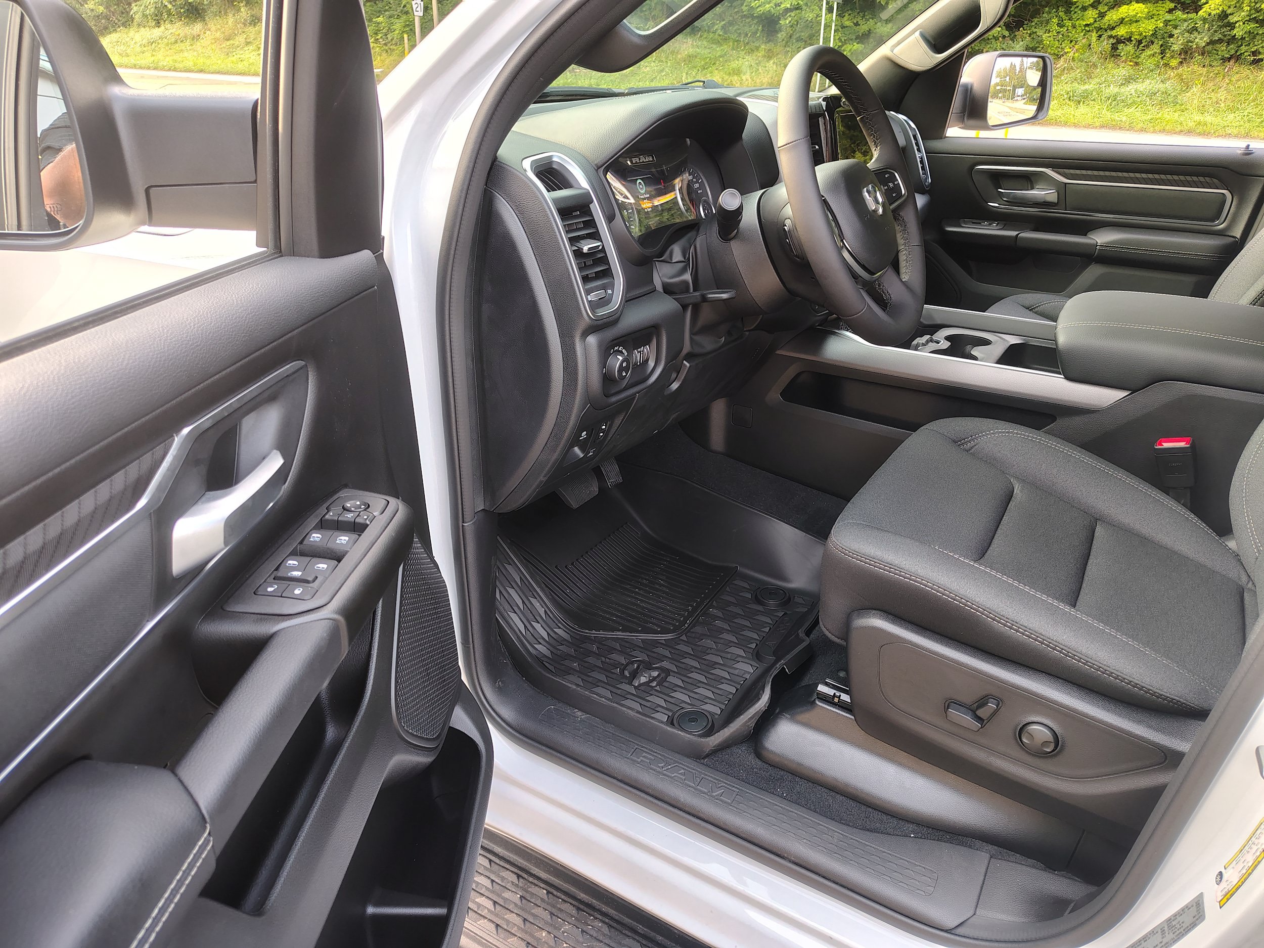 New 2026 RAM 1500 Big Horn AWD/4WD image 16