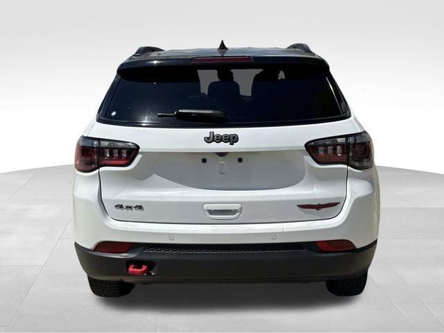 Used 2025 Jeep Compass Trailhawk image 7