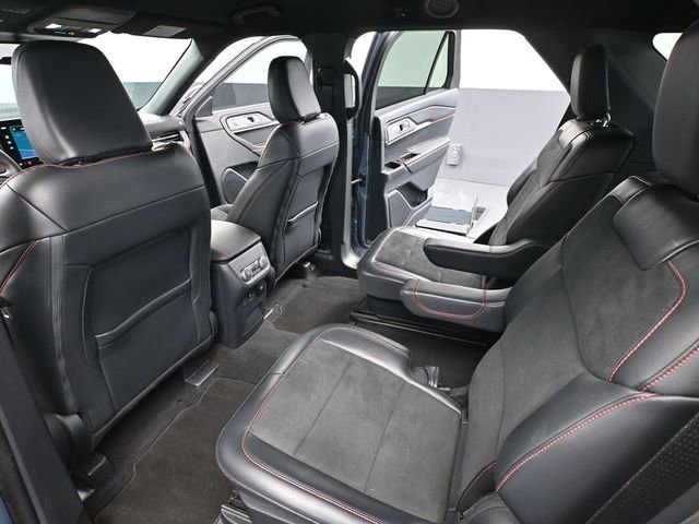 Used 2025 Ford Explorer ST image 38