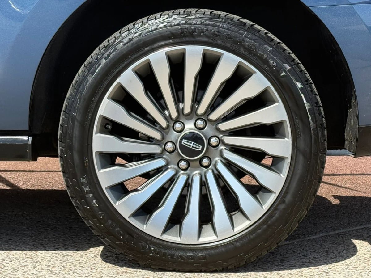 Used 2020 Lincoln Navigator Reserve w/ Luxury Package AWD/4WD image 27