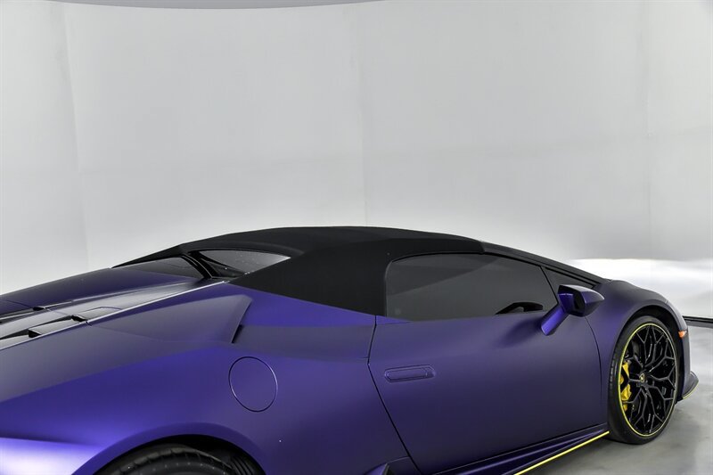 Used 2021 Lamborghini Huracan EVO RWD image 15