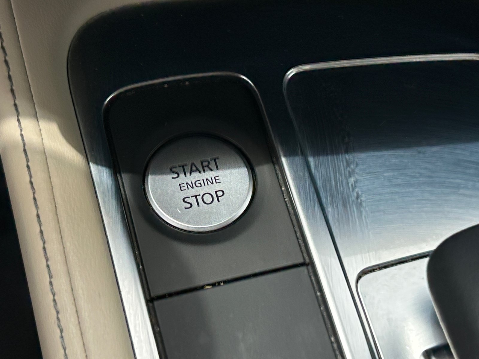 Used 2023 INFINITI QX60 Luxe w/ Vision Package FWD image 19