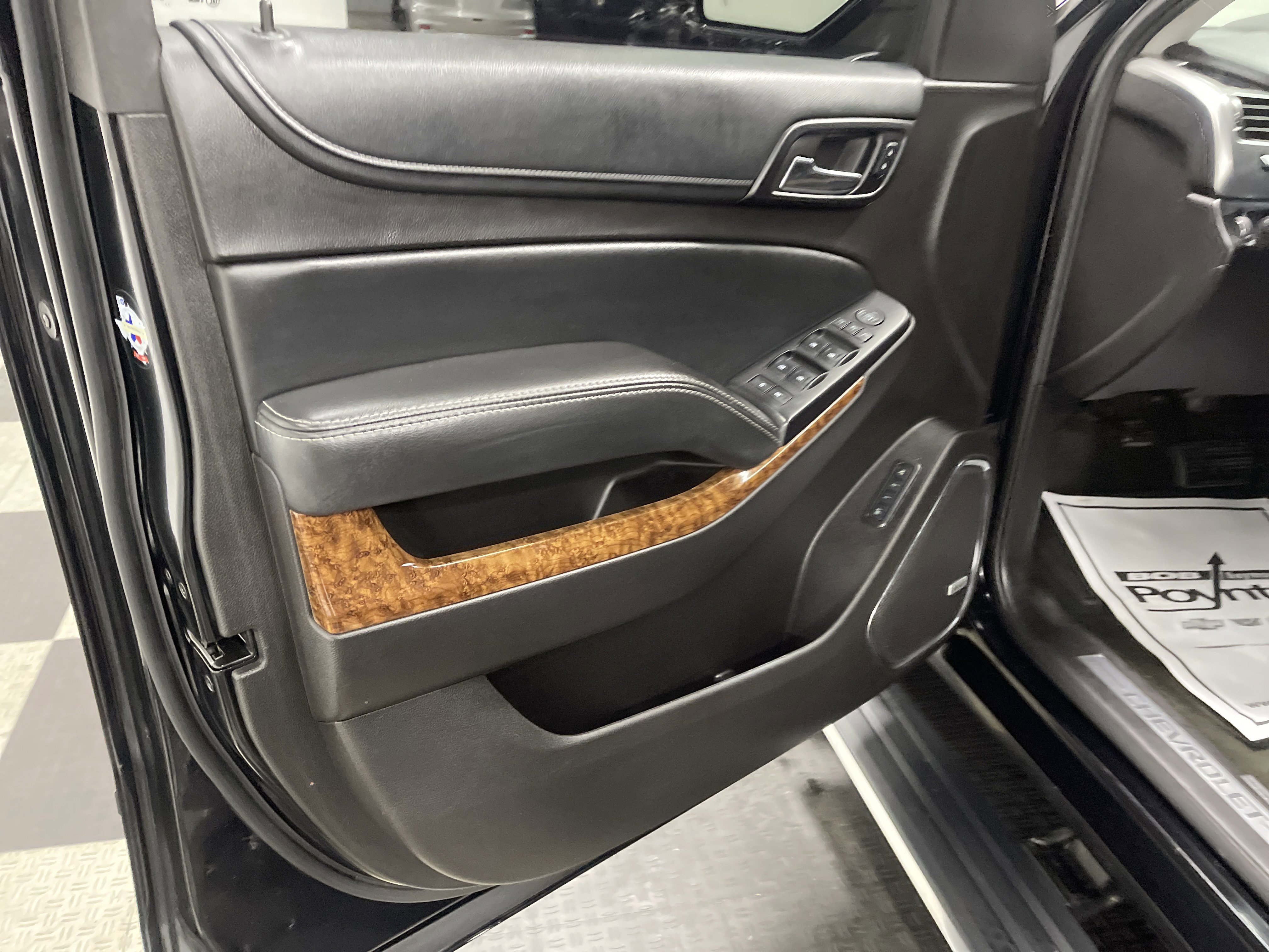 Used 2016 Chevrolet Tahoe LTZ AWD/4WD image 10