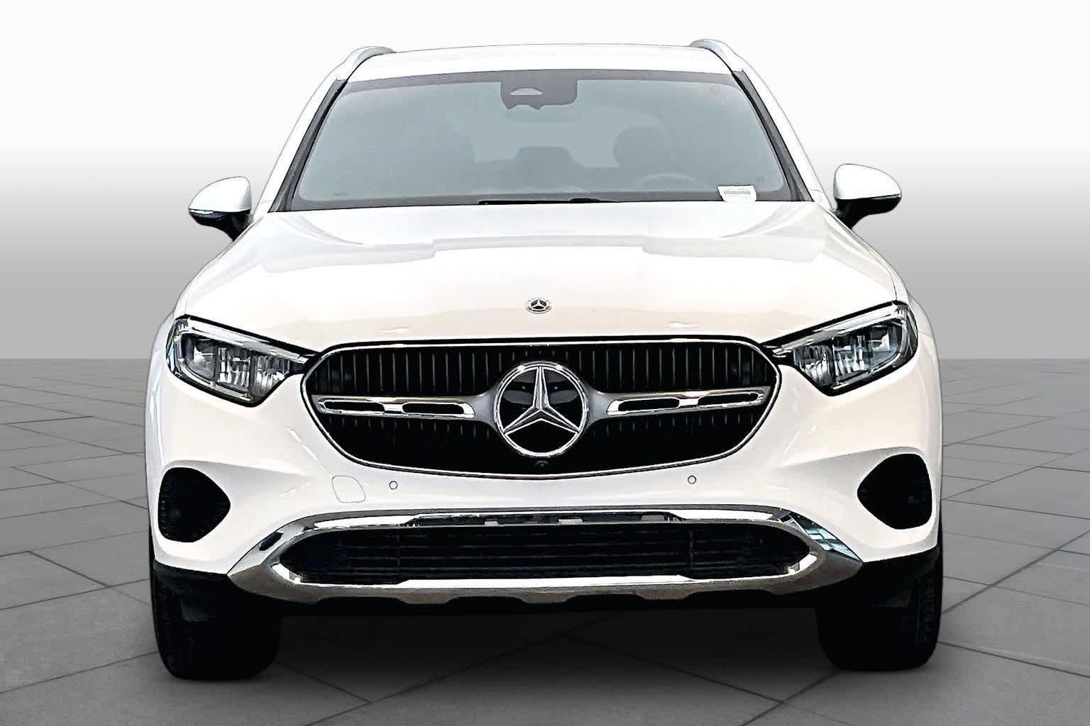 Used 2024 Mercedes-Benz GLC 300 4MATIC image 4