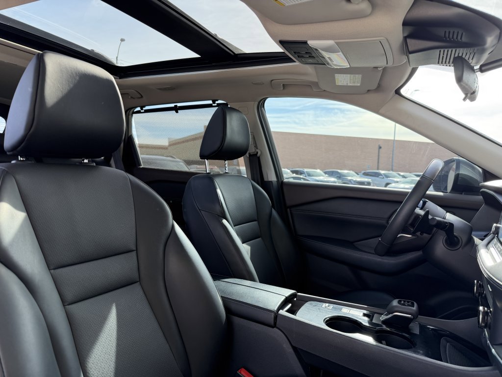 Used 2023 Nissan Rogue SV w/ SV Premium B Package image 42