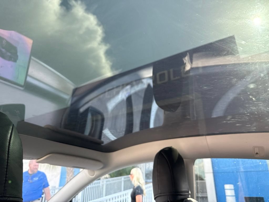 Used 2024 Tesla Model Y Long Range RWD image 8