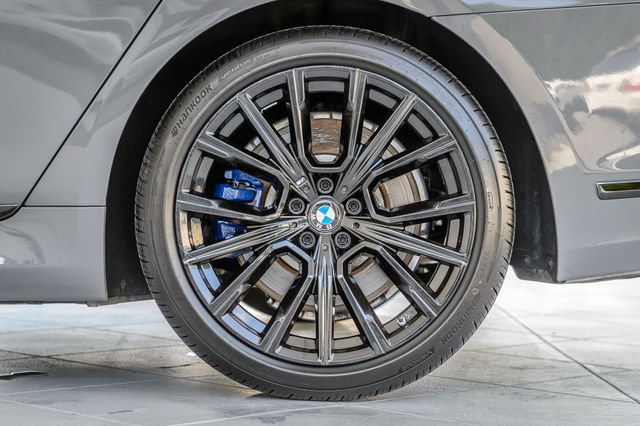 Used 2022 BMW 740i w/ M Sport Package RWD image 14