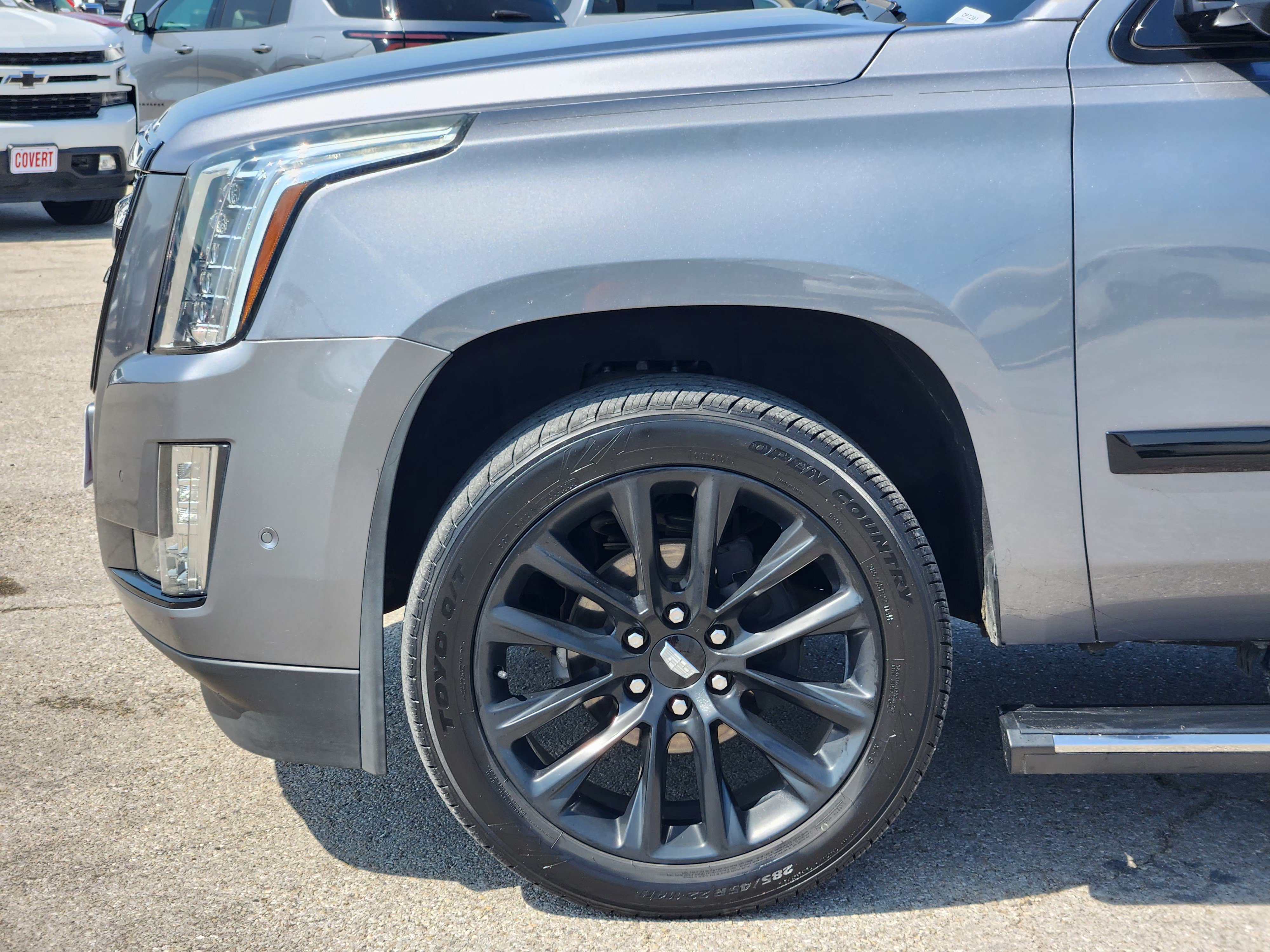 Used 2019 Cadillac Escalade Premium Luxury w/ Escalade Sport Edition RWD image 9