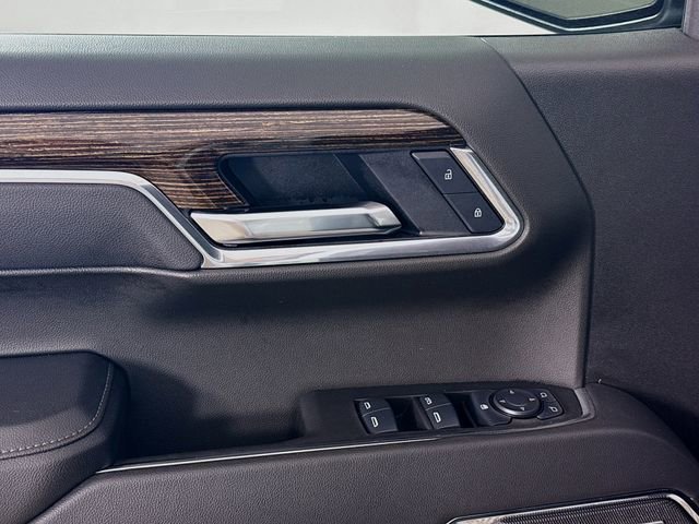 Used 2025 GMC Sierra 1500 Elevation image 21