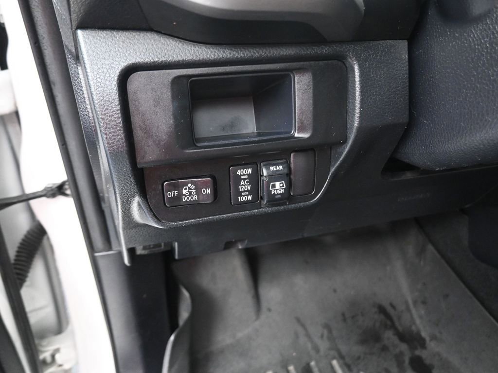 Used 2017 Toyota Tacoma Limited image 8