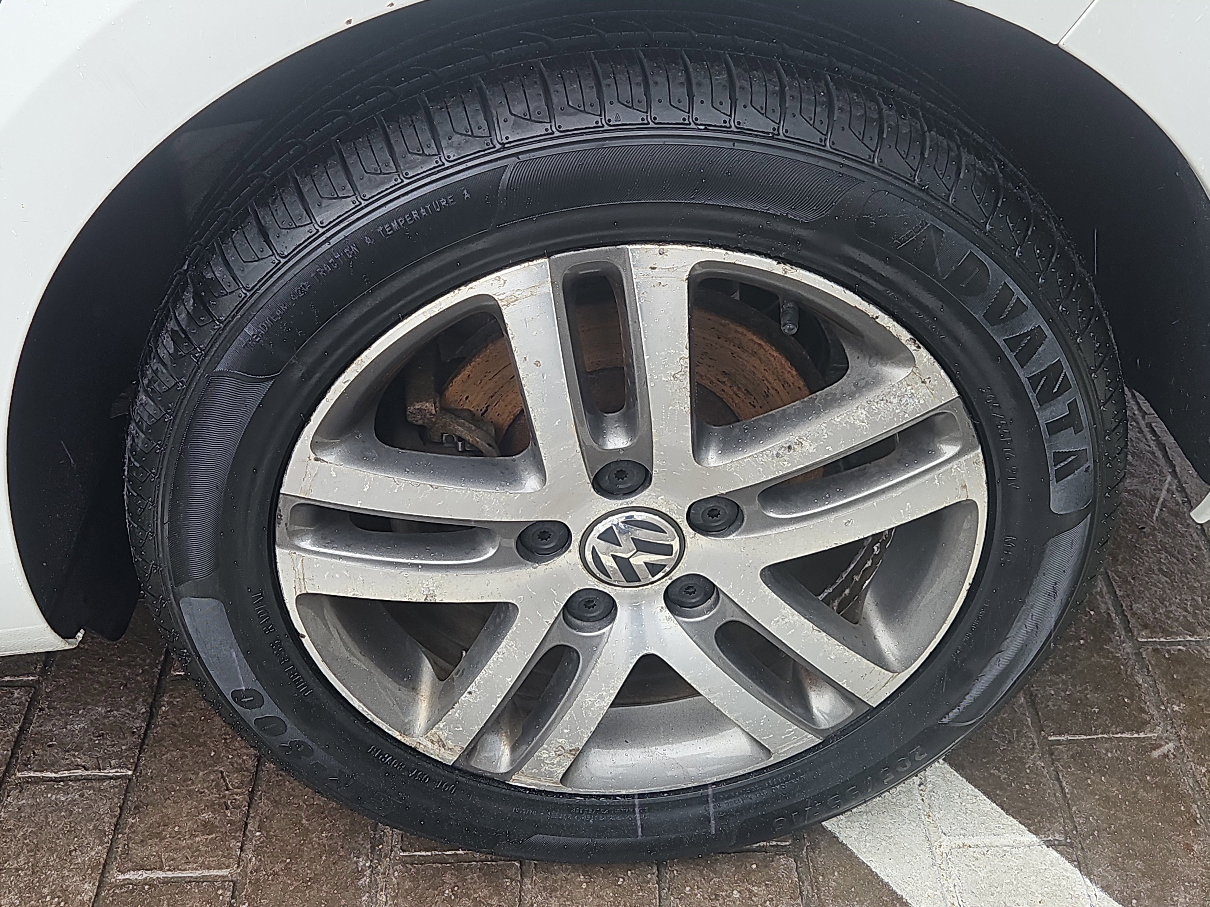 Used 2016 Volkswagen Golf S image 22