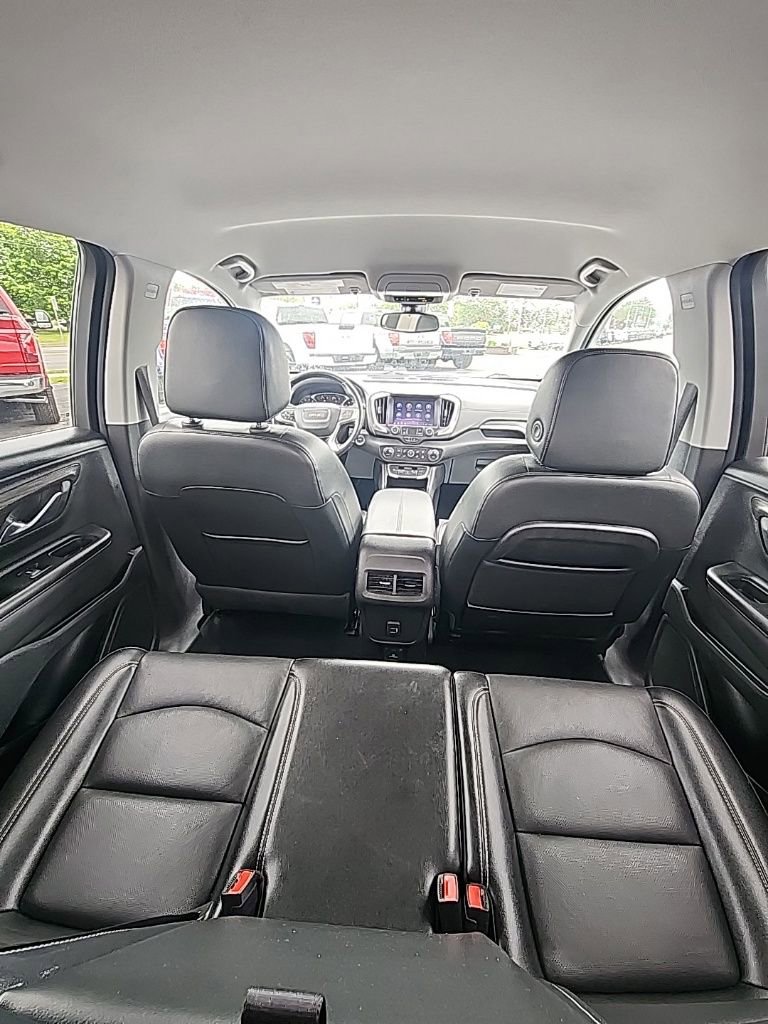 Used 2023 GMC Terrain SLT image 11