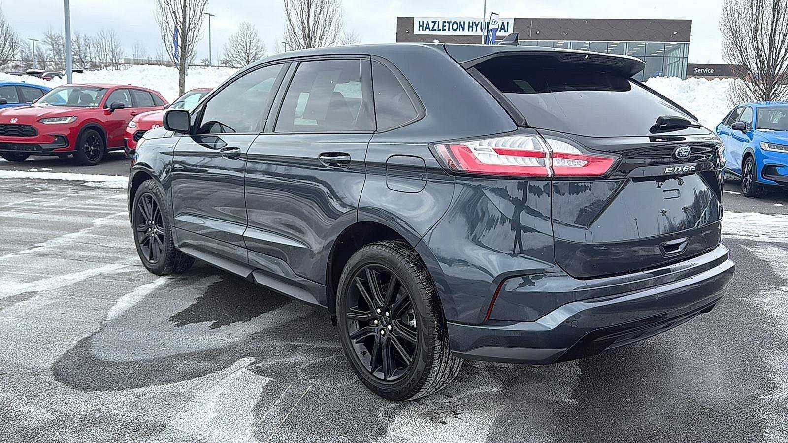 Used 2024 Ford Edge ST-Line w/ Cargo Accessory Package AWD/4WD image 10
