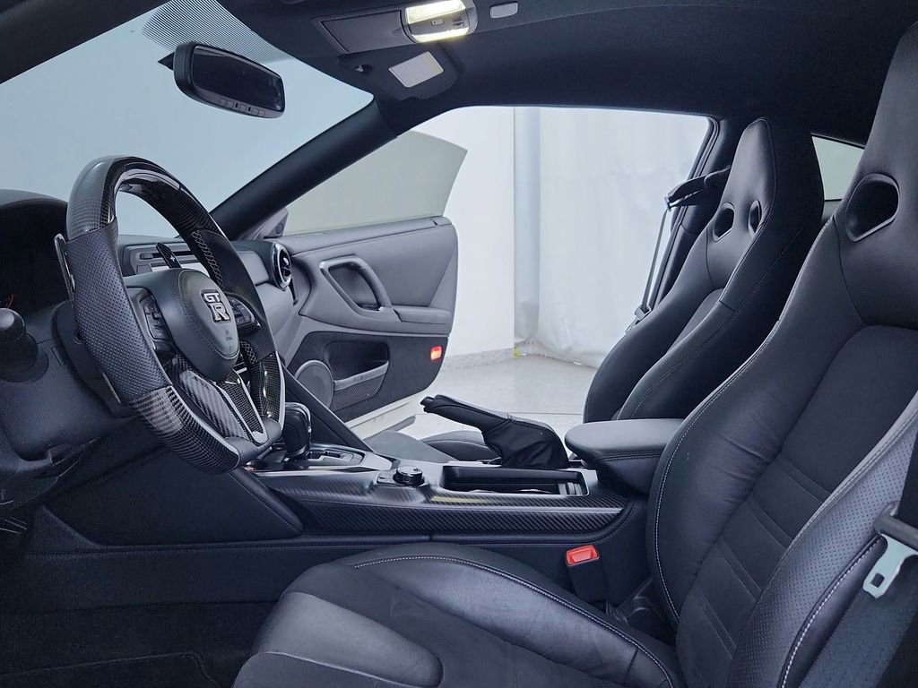 Used 2019 Nissan GT-R image 42