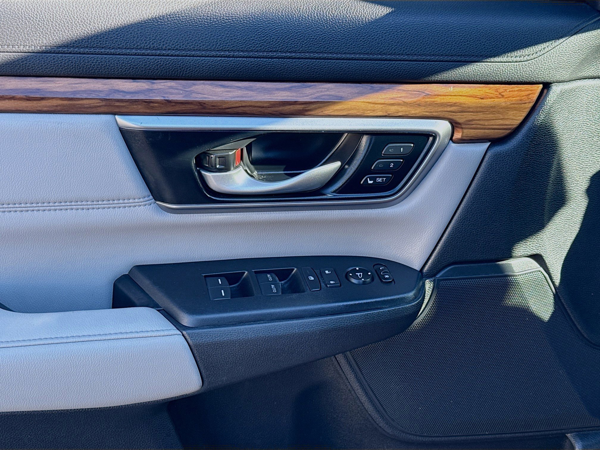 Used 2021 Honda CR-V EX-L image 16