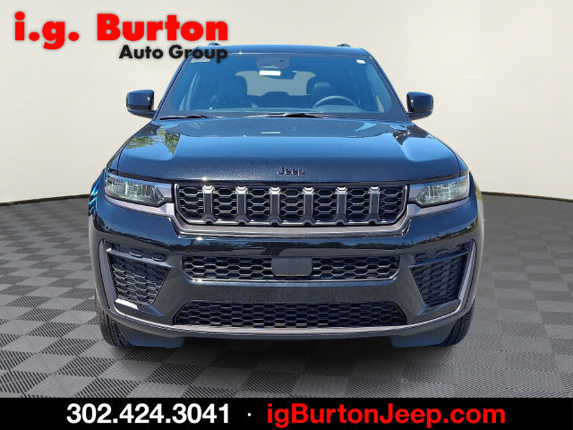 New 2026 Jeep Grand Cherokee Altitude AWD/4WD image 2