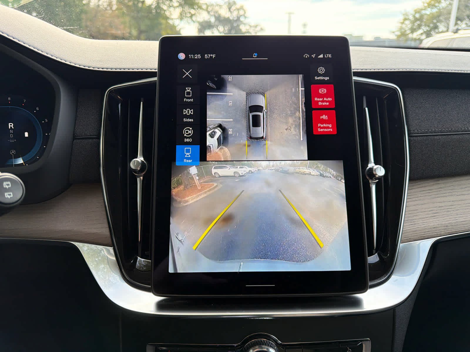 Certified 2025 Volvo XC90 B6 Plus image 67