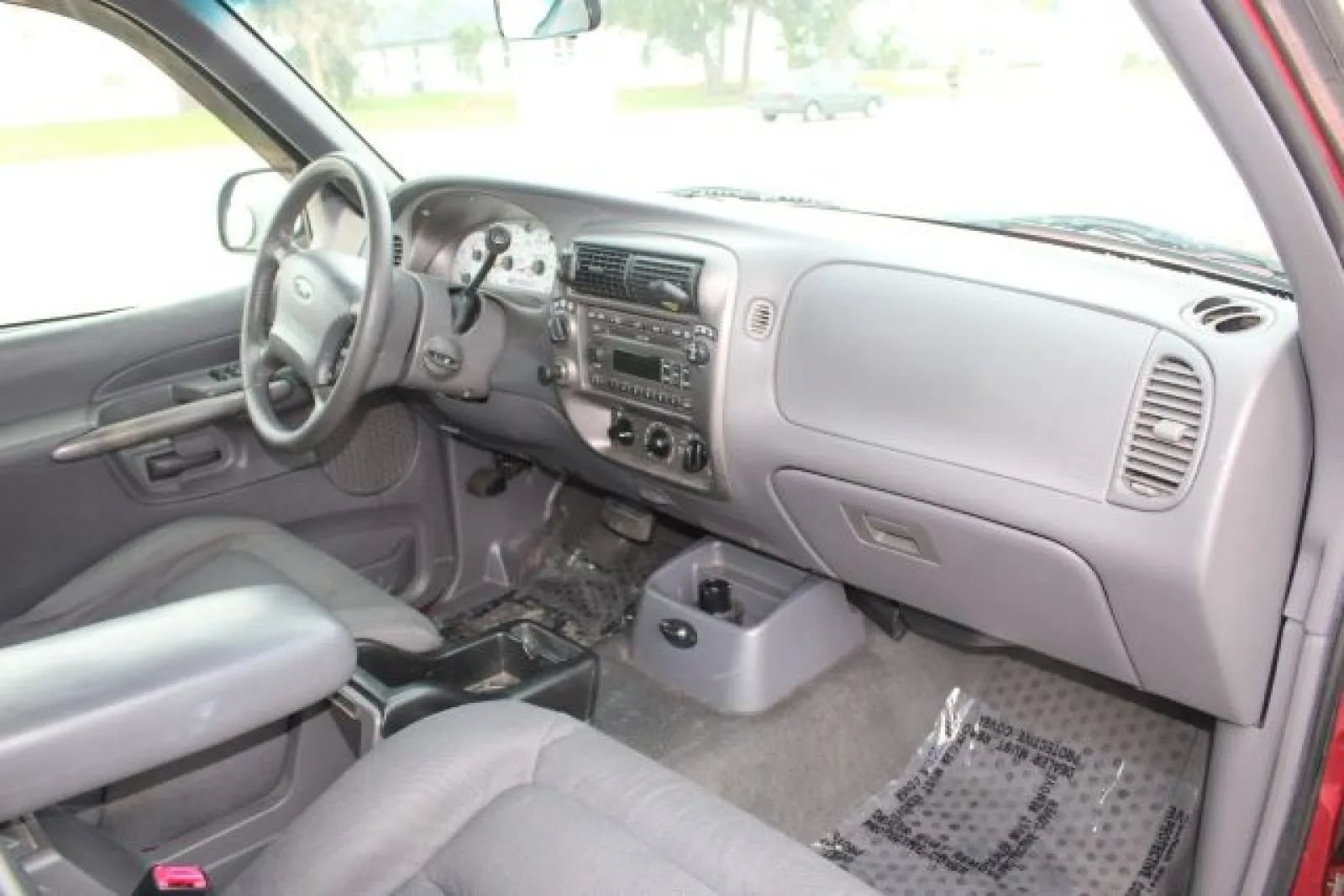 Used 2001 Ford Explorer Sport Trac 4x4 image 23