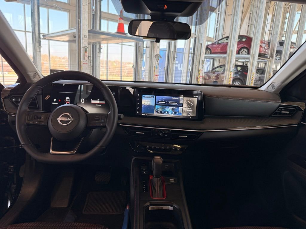 Used 2025 Nissan Kicks SR w/ SR Premium Package image 11