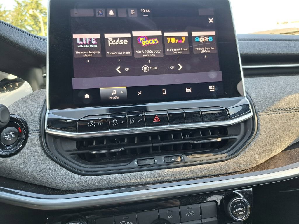 Used 2023 Jeep Compass Sport image 10