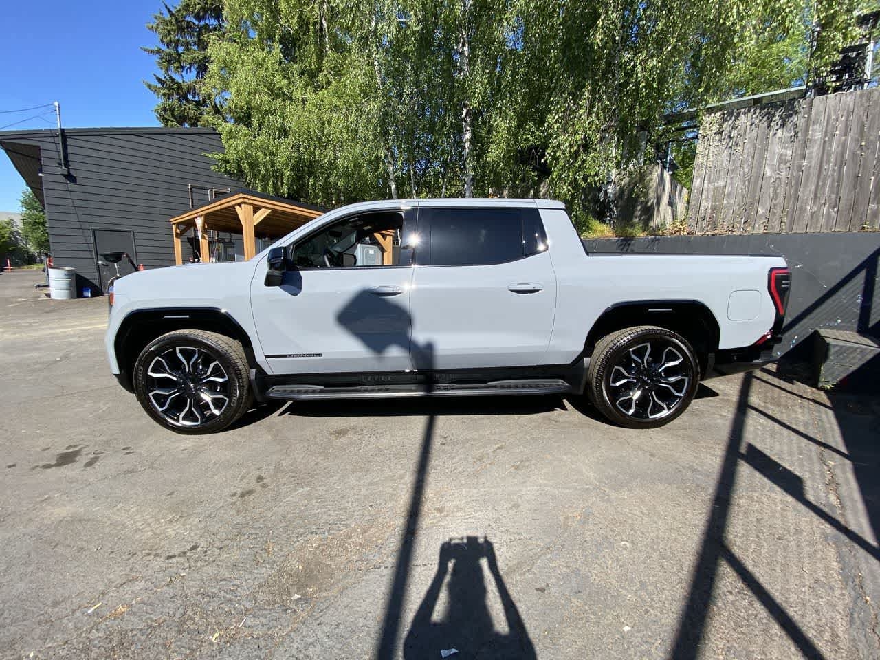 Used 2025 GMC Sierra EV Denali AWD/4WD image 3
