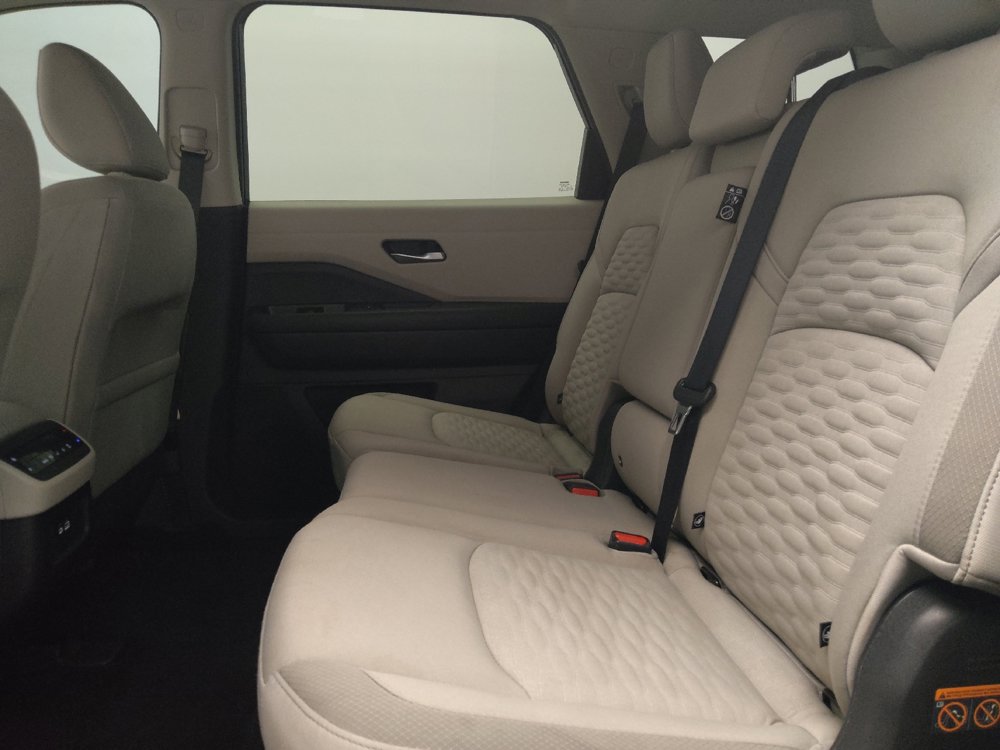 Used 2022 Nissan Pathfinder SV AWD/4WD image 18