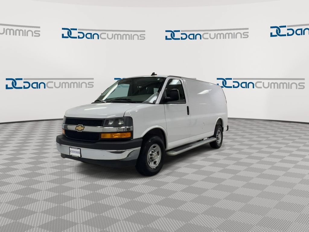 Used 2025 Chevrolet Express 2500 w/ Driver Convenience Package RWD image 4