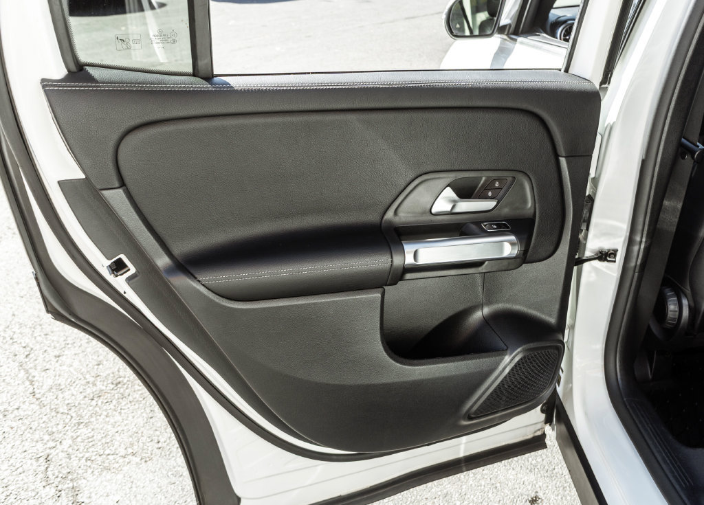 Used 2022 Mercedes-Benz GLB 250 4MATIC w/ Premium Package Lite image 24