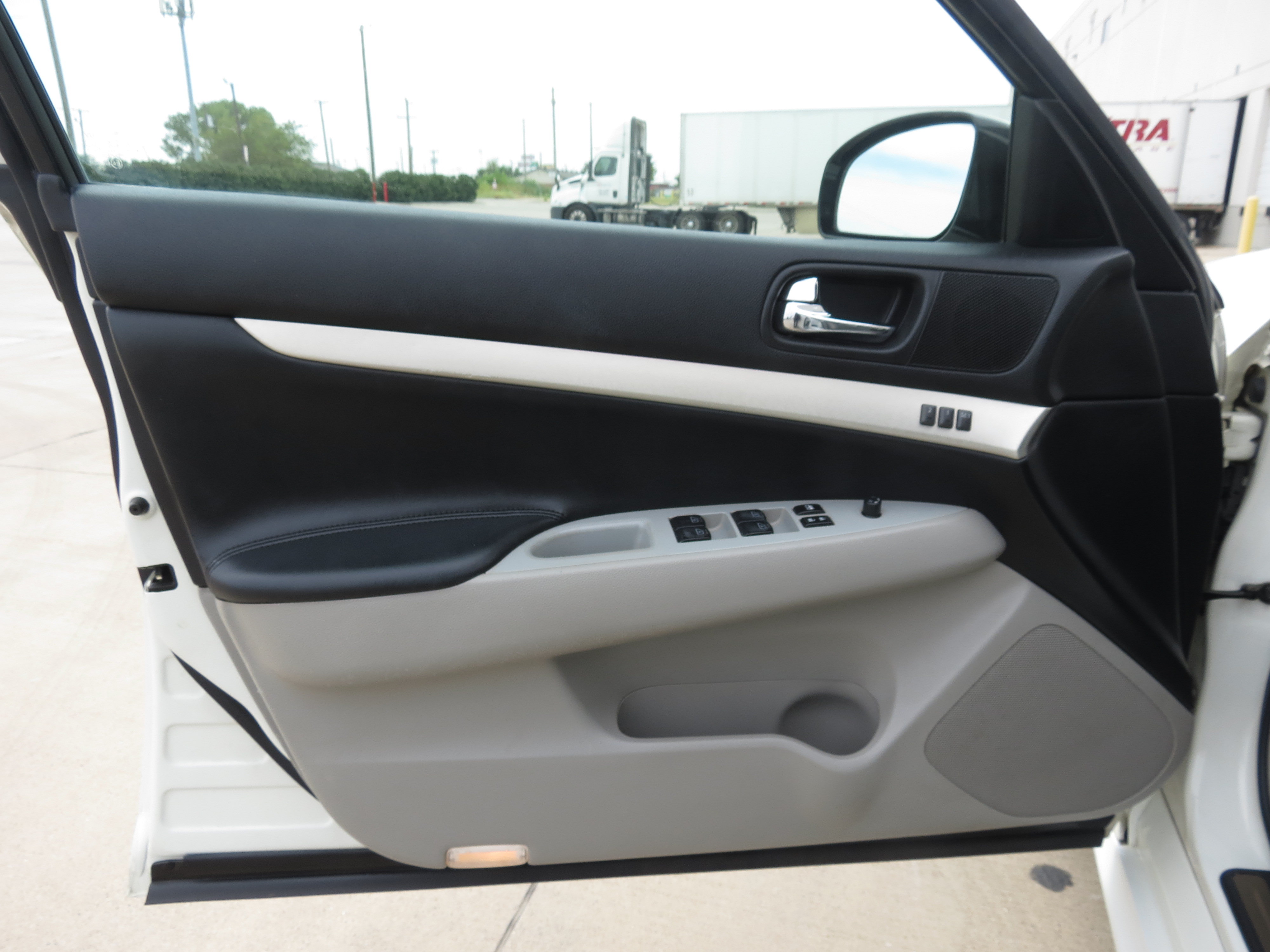 Used 2007 INFINITI G35 Sport w/ Premium Pkg RWD image 24