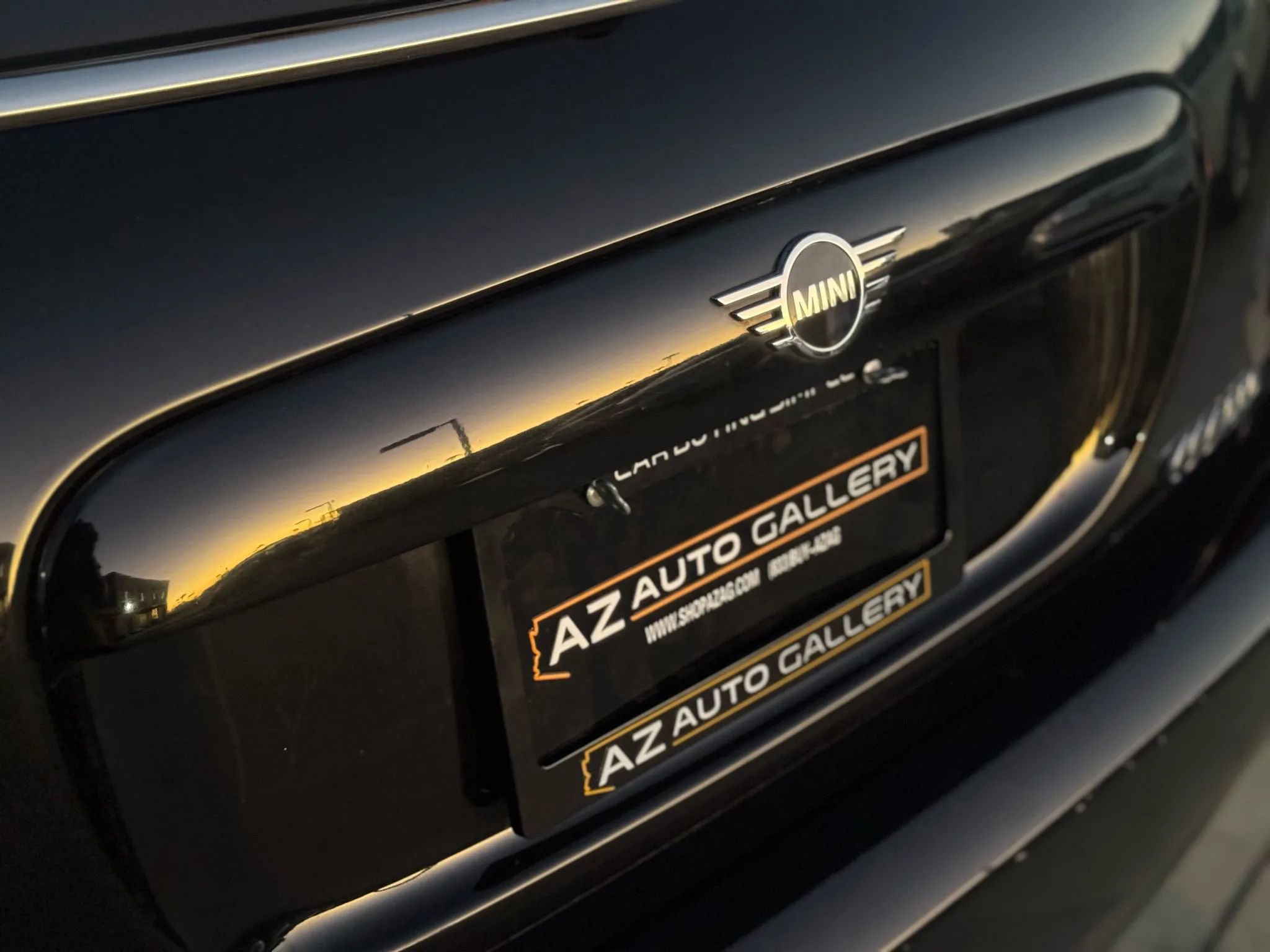 Used 2021 MINI Cooper 2-Door Hardtop w/ Signature Upholstery Package image 17