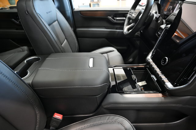New 2026 GMC Yukon XL Denali w/ Denali Reserve Package AWD/4WD image 22