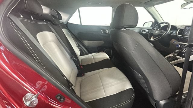 Used 2025 Hyundai Venue SEL FWD image 27