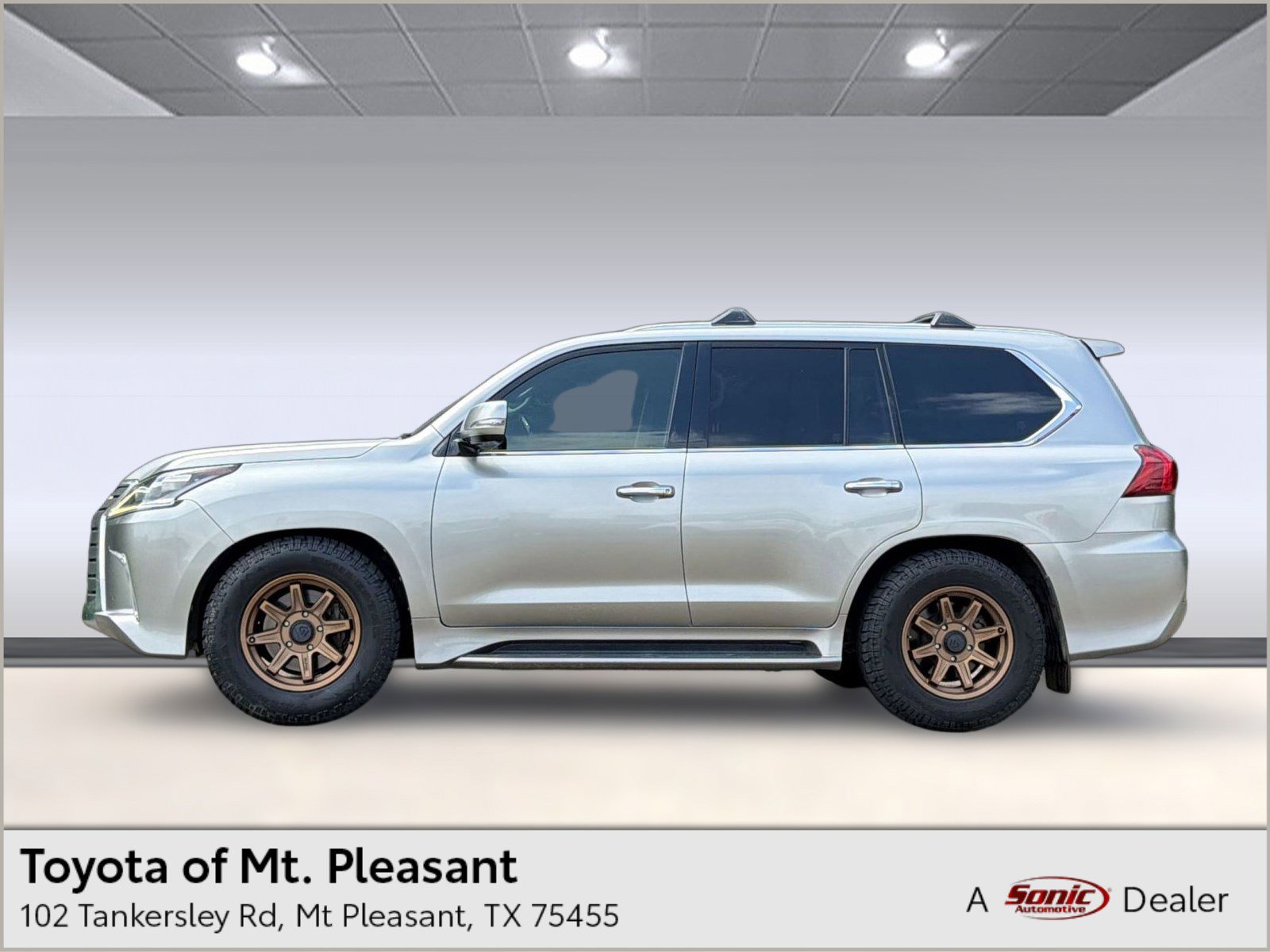 Used 2019 Lexus LX 570 4WD image 1