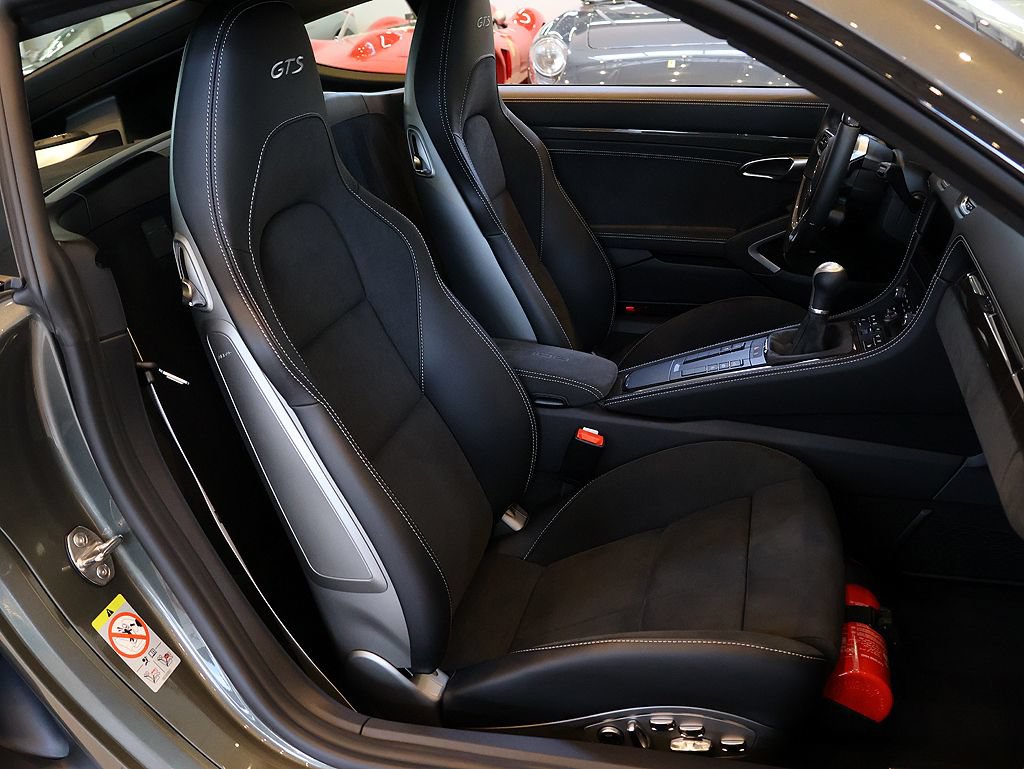 Used 2025 Porsche 718 Cayman GTS RWD image 14