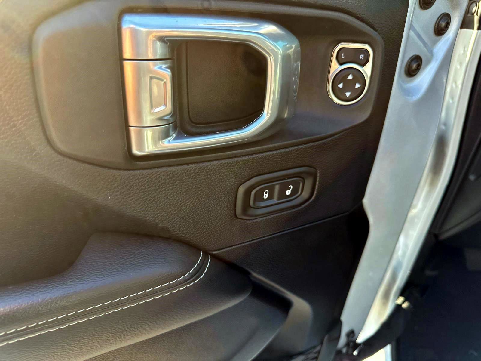 Used 2022 Jeep Wrangler Unlimited Sahara w/ Cold Weather Group image 9