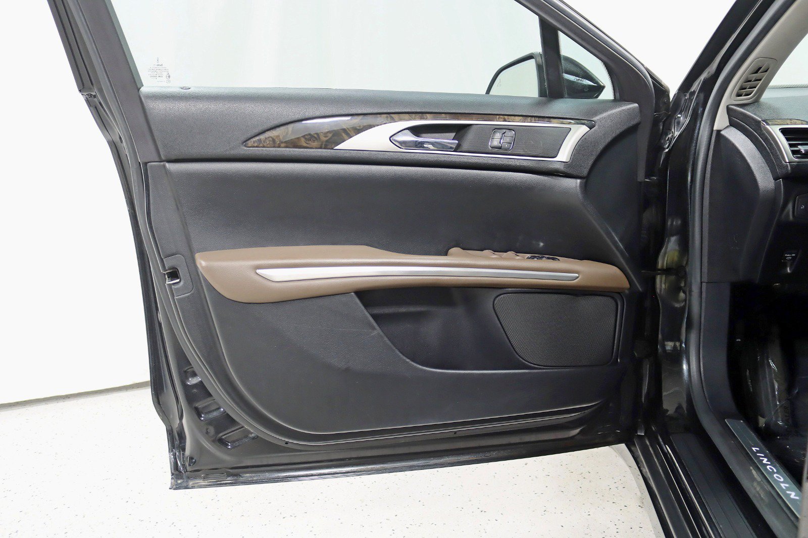 Used 2015 Lincoln MKZ AWD w/ Equipment Group 102A Reserve image 24