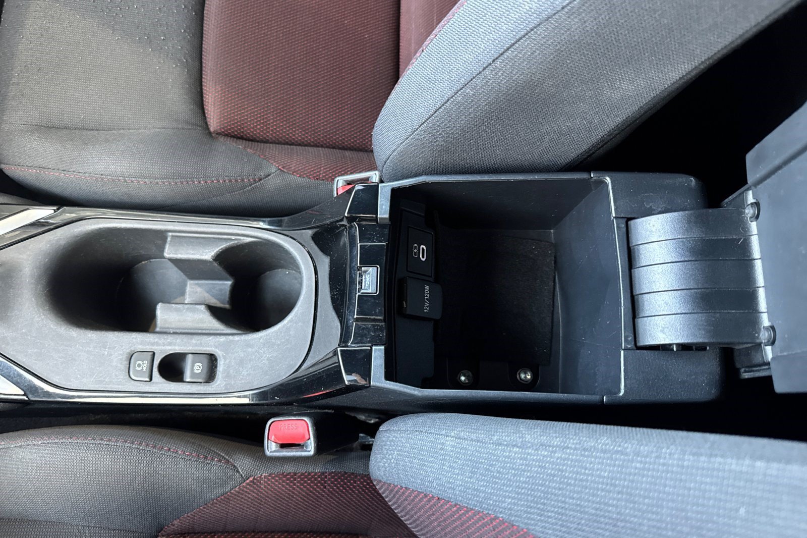 Used 2023 Toyota Corolla SE w/ Carpet Mat Package (TMS) FWD image 38