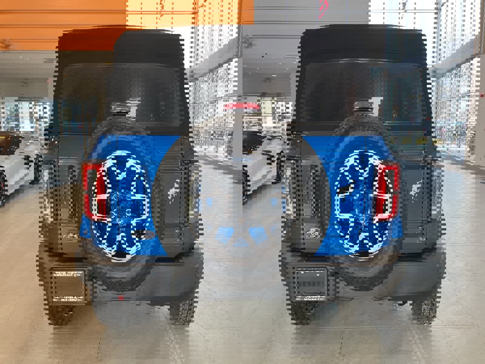 Used 2023 Ford Bronco Outer Banks image 6