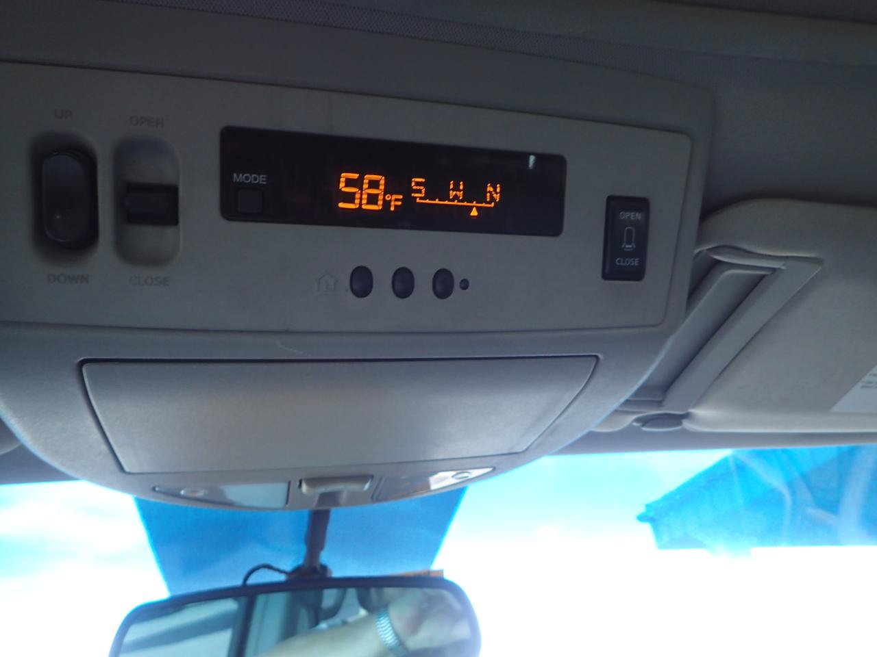 Used 2005 Nissan Armada LE w/ (U01) Technology Pkg (LE) AWD/4WD image 24
