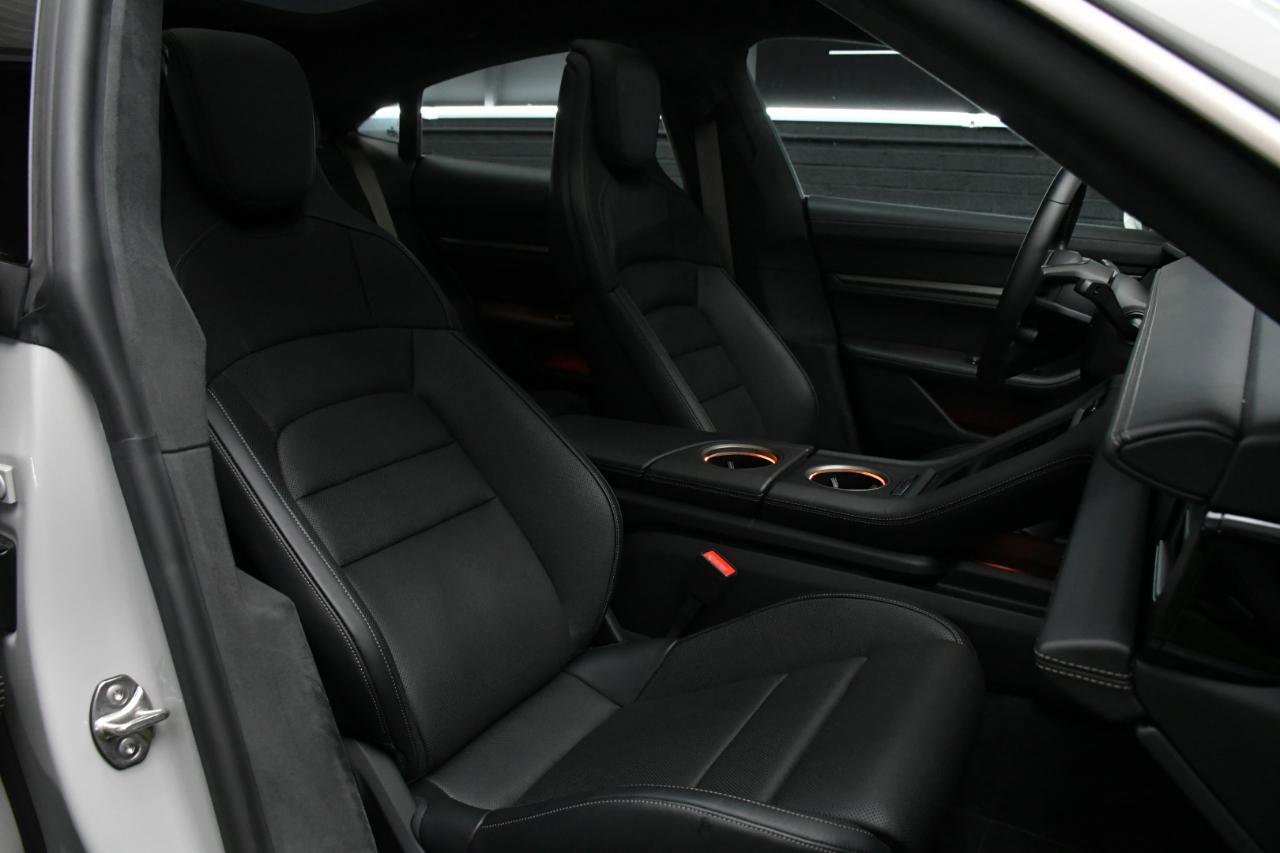 Used 2025 Porsche Taycan Turbo image 51