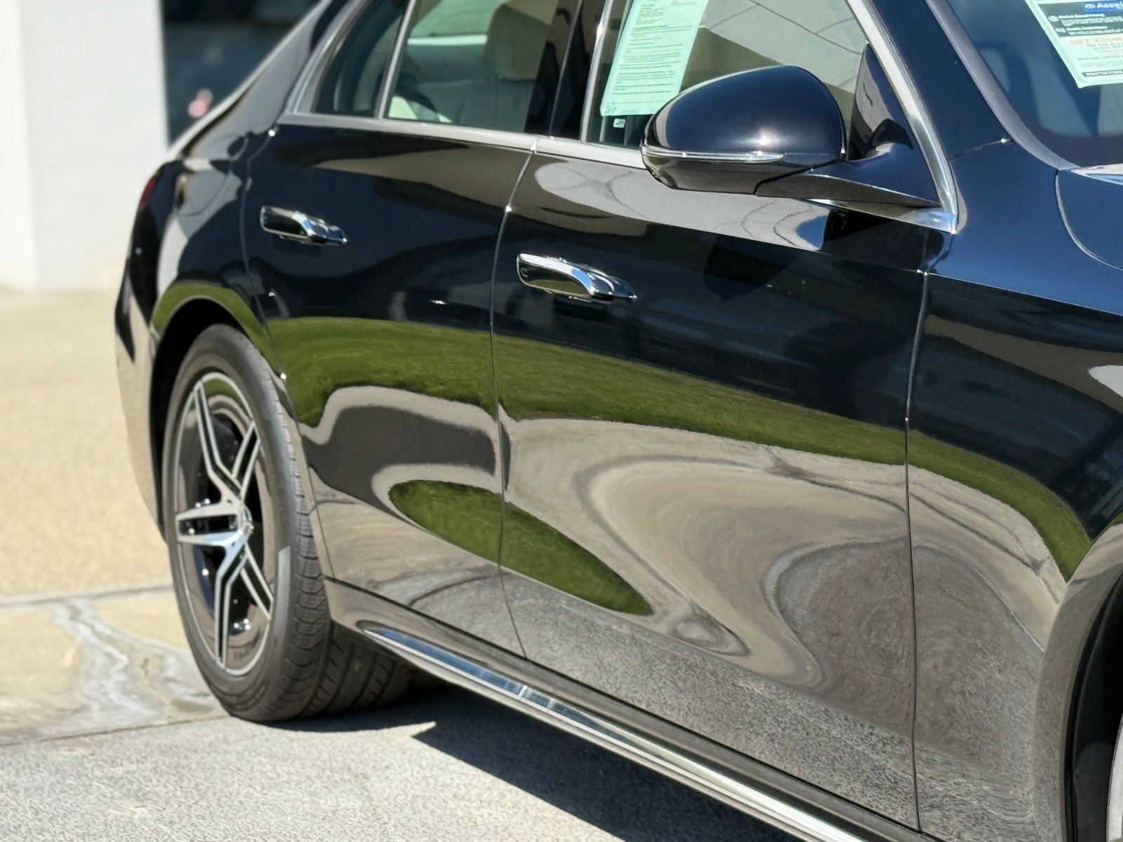 Used 2025 Mercedes-Benz E 350 4MATIC Sedan image 9