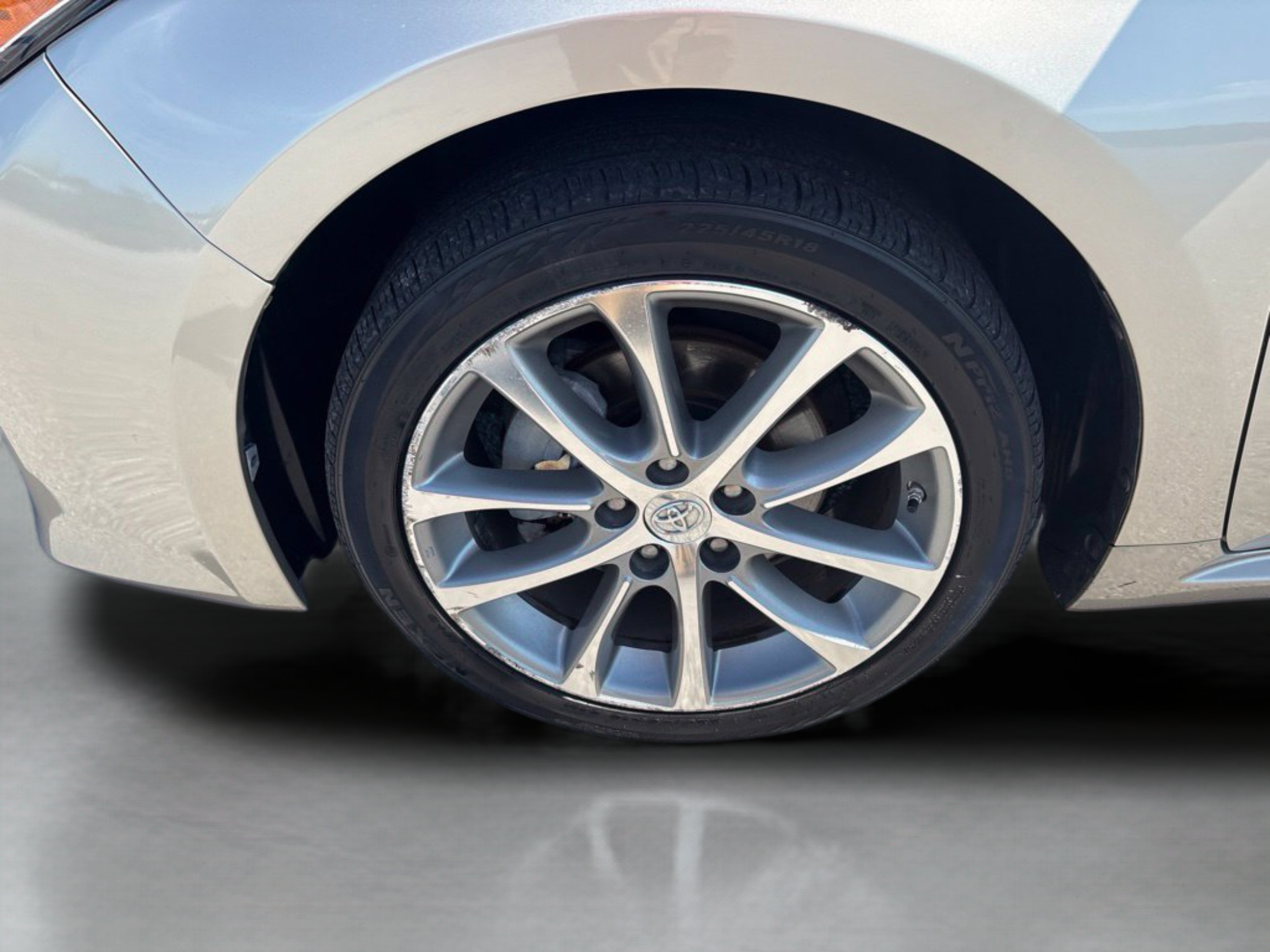 Used 2014 Toyota Avalon XLE Touring FWD image 32