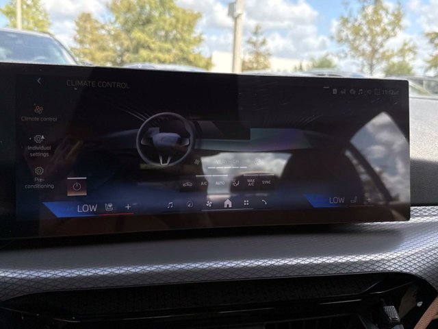 New 2026 BMW 330i Sedan w/ M Sport Package RWD image 25