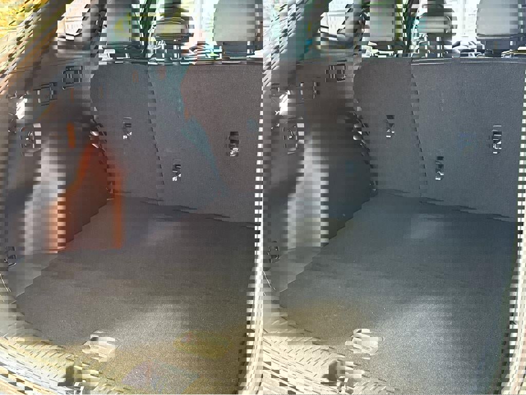 Used 2025 Kia Sportage X-Line w/ Premium Package image 39