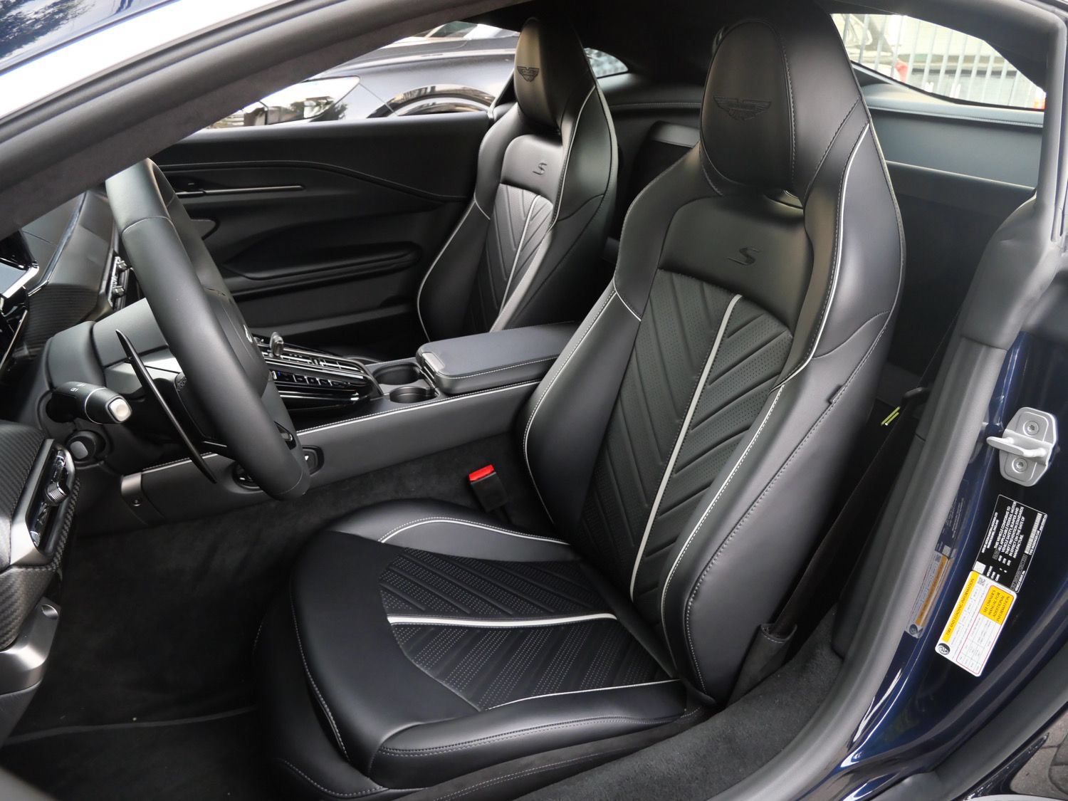 Used 2026 Aston Martin V8 Vantage S RWD image 22